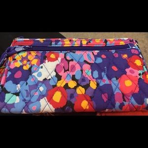 Vera Bradley front zip wristlet(Impressionista).